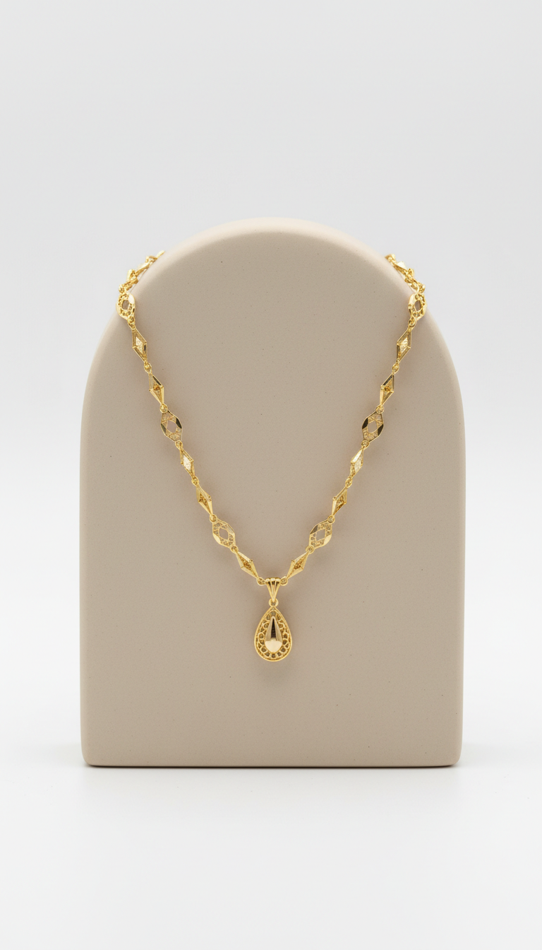 Layered Pendant Necklace in gold